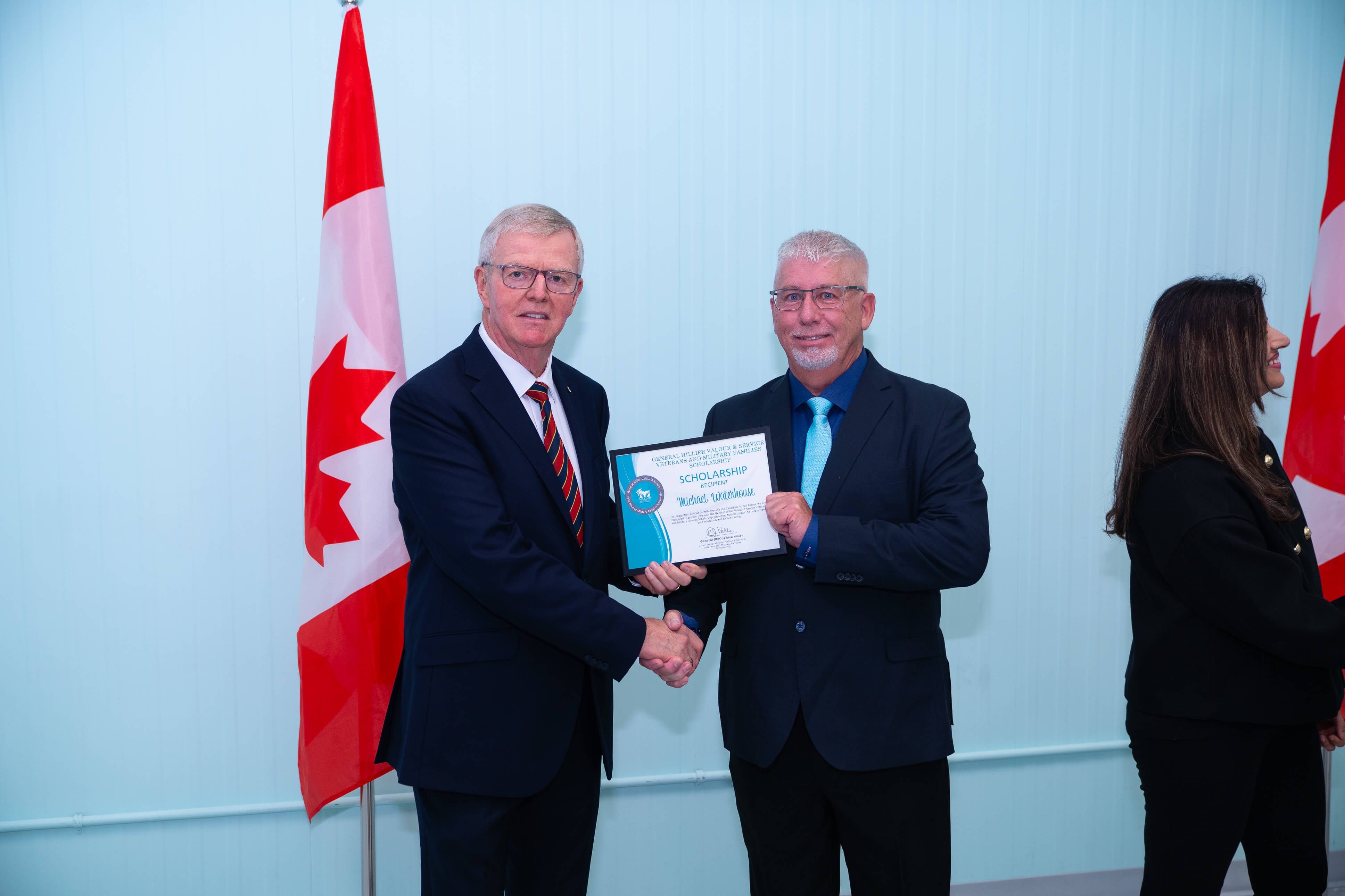 Mike Waterhouse receiving the General Hillier Scholarship